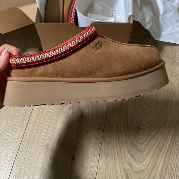 UGG Tazz Platform chestnut women’s Size 8. Brand new in box. - Picture 3 of 5
